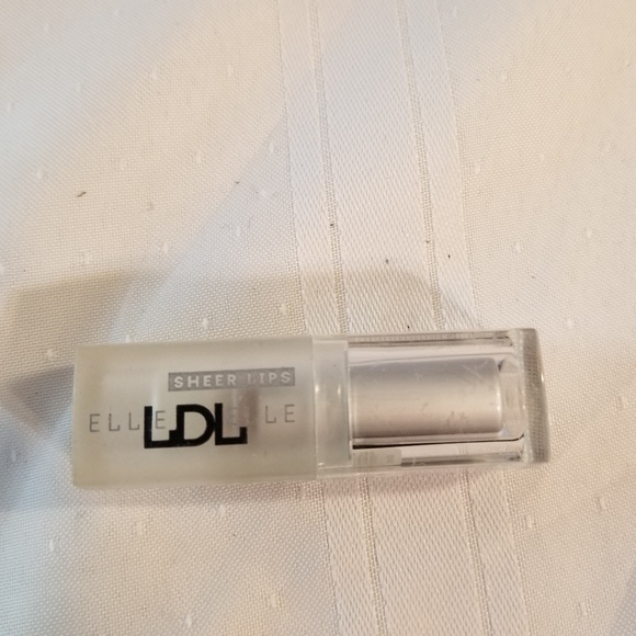 ELLE Lipstick Color 265 - Picture 5 of 6